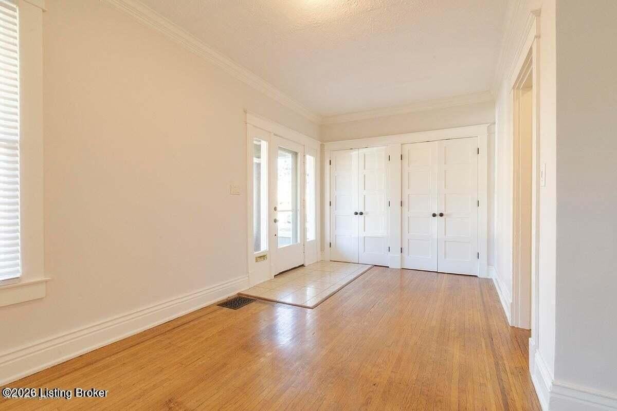 2112 Maryland Ave - Photo 2 of 17