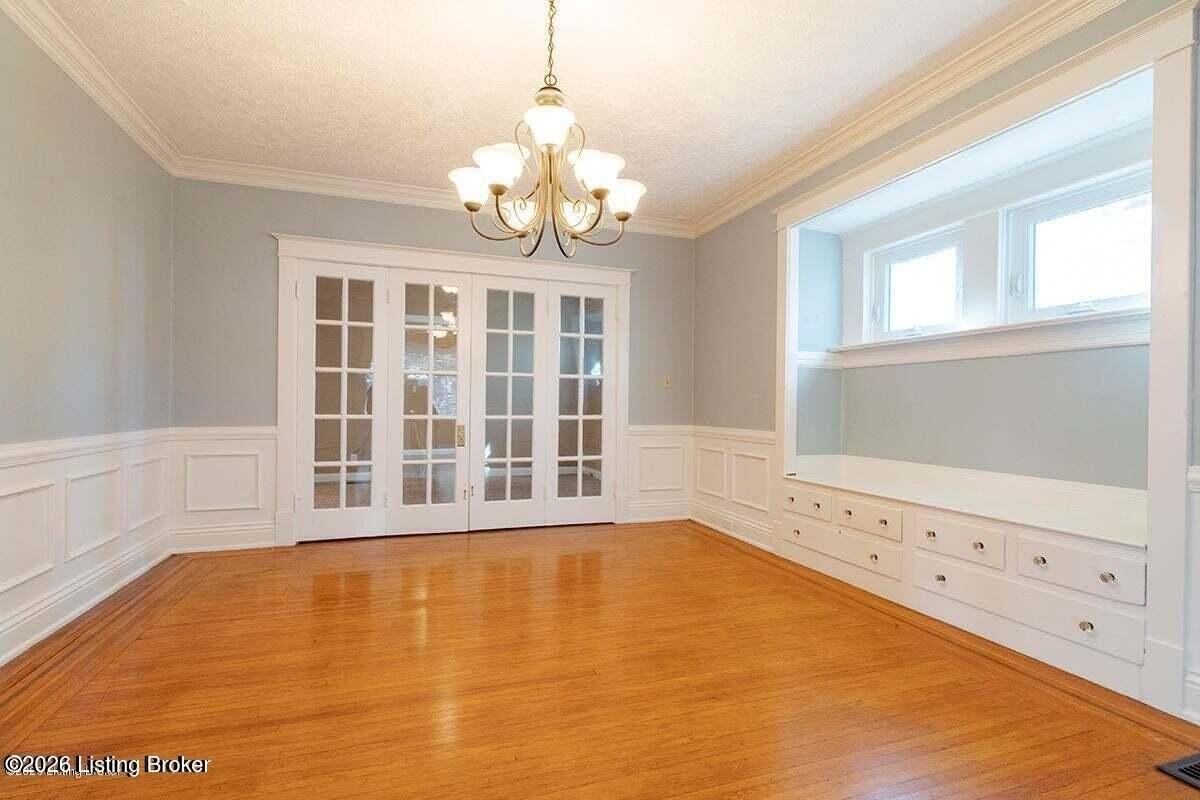 2112 Maryland Ave - Photo 3 of 17