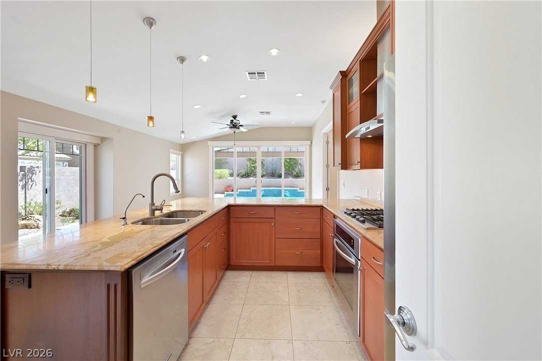 9001 Crimson Clover Way - Photo 4 of 49