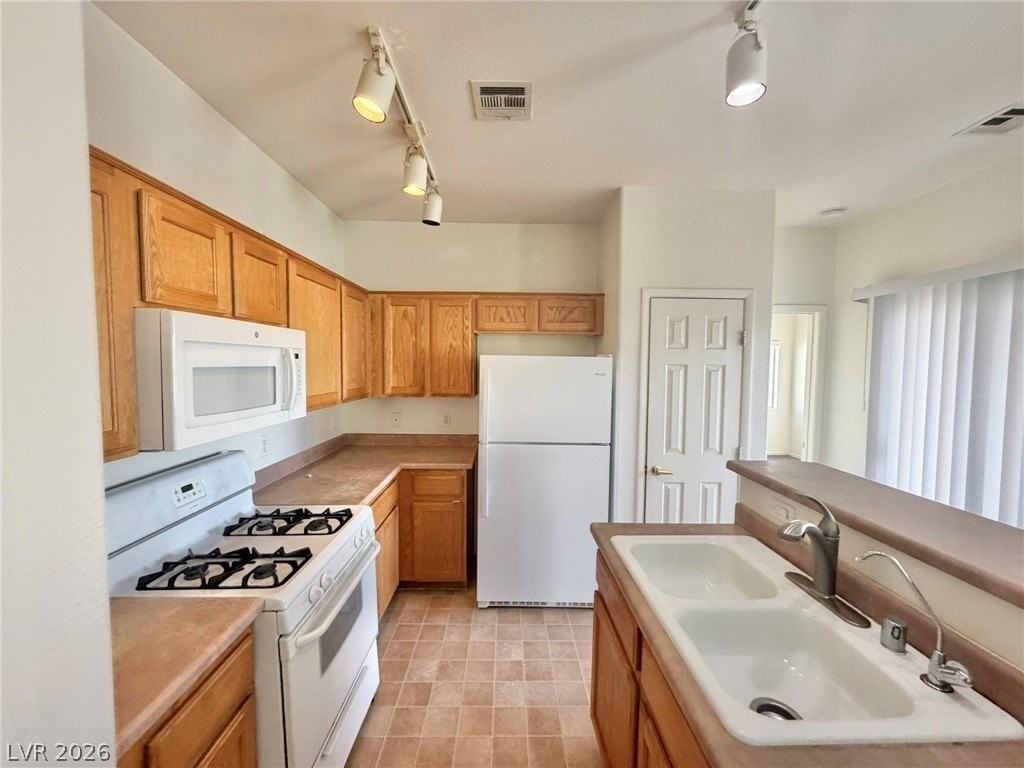 6321 Snap Ridge St #201 - Photo 5 of 19