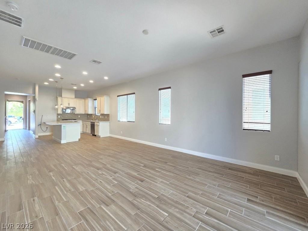 8090 Ancient Oaks Ave - Photo 4 of 26