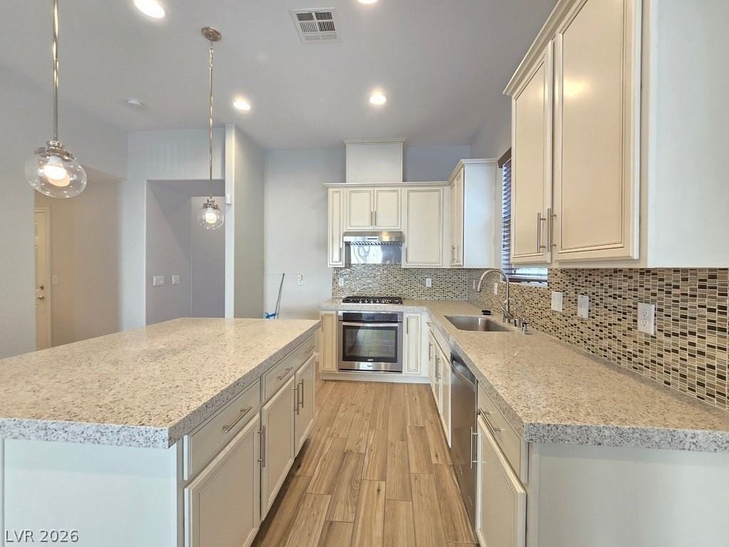 8090 Ancient Oaks Ave - Photo 5 of 26