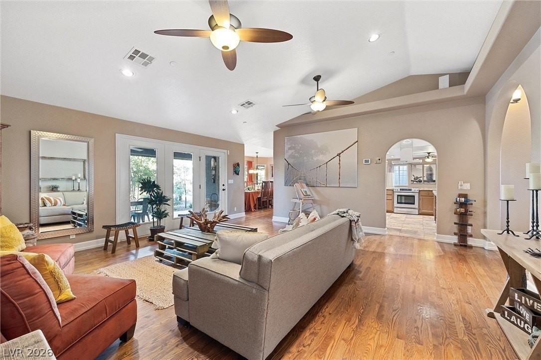 7520 Sisk Rd - Photo 4 of 50