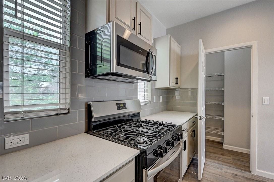 229 Alexander Darius Ct - Photo 7 of 23