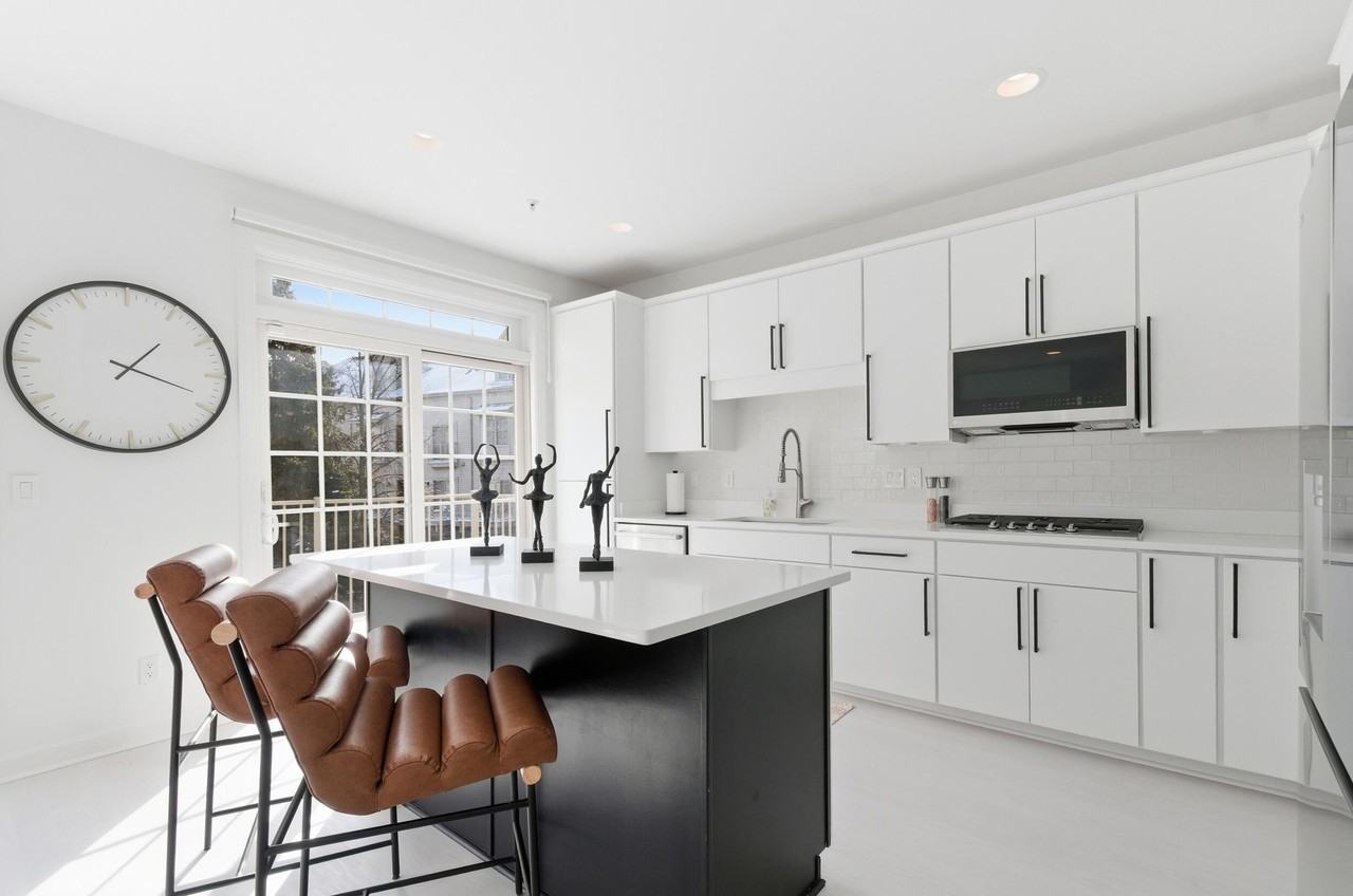 2026 Hazel St - Photo 4 of 21