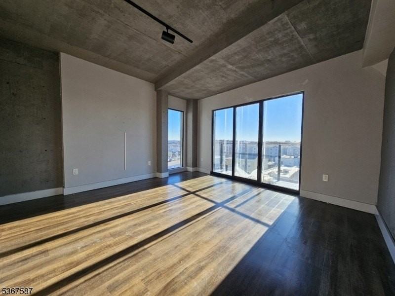 58 Elm St #601 - Photo 3 of 14