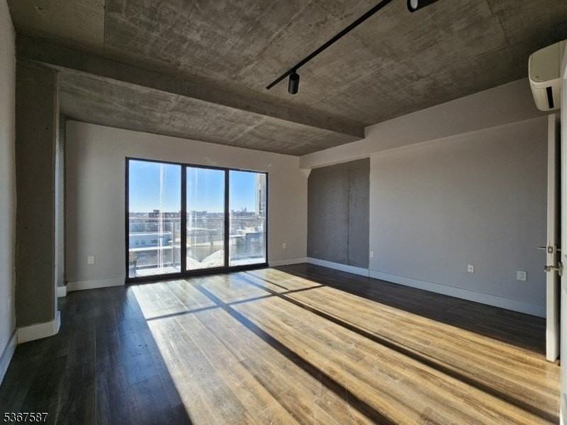 58 Elm St #601 - Photo 5 of 14