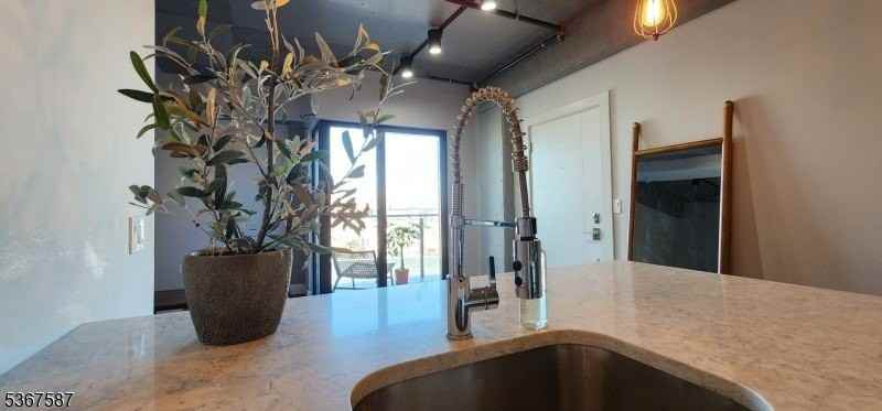 58 Elm St #601 - Photo 7 of 14