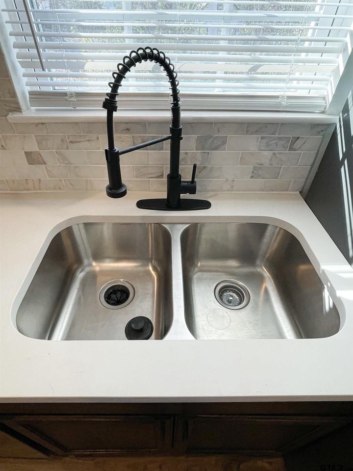 1804 W 24th St - Photo 7 of 12