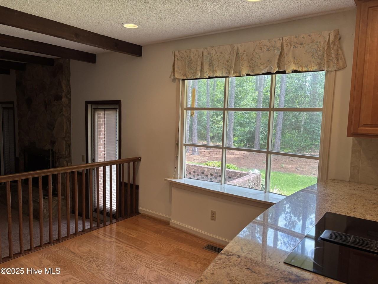 21 Bobolink Rd - Photo 6 of 21