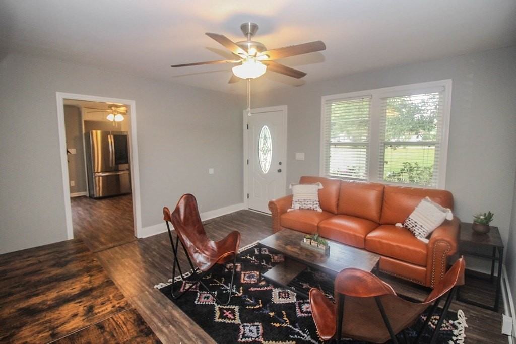 4364 Hammond Cir - Photo 5 of 48