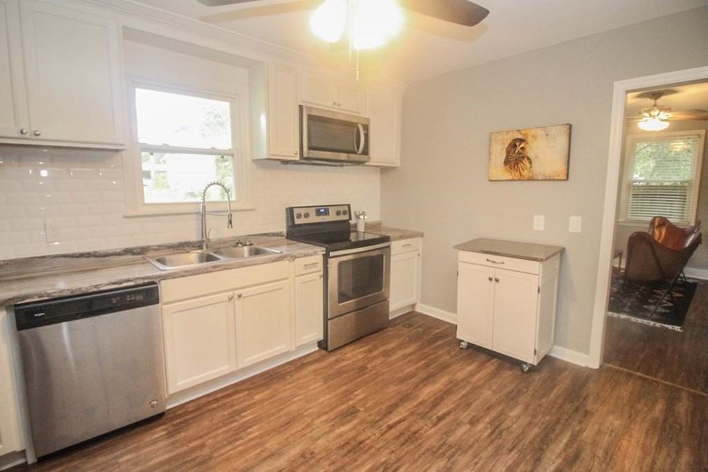 4364 Hammond Cir - Photo 7 of 48