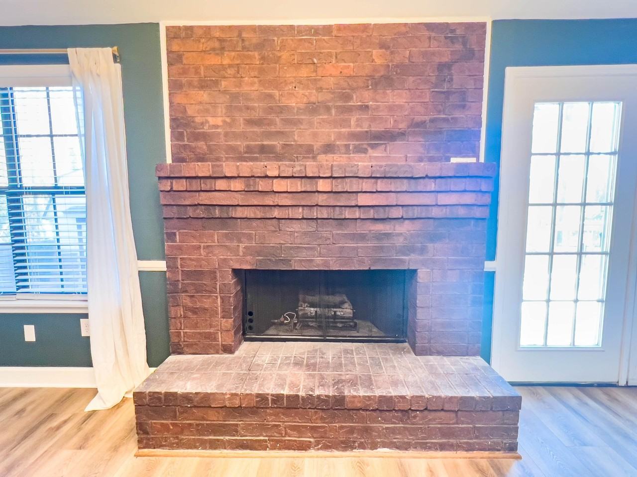 4196 Hedgerow Ln - Photo 3 of 28