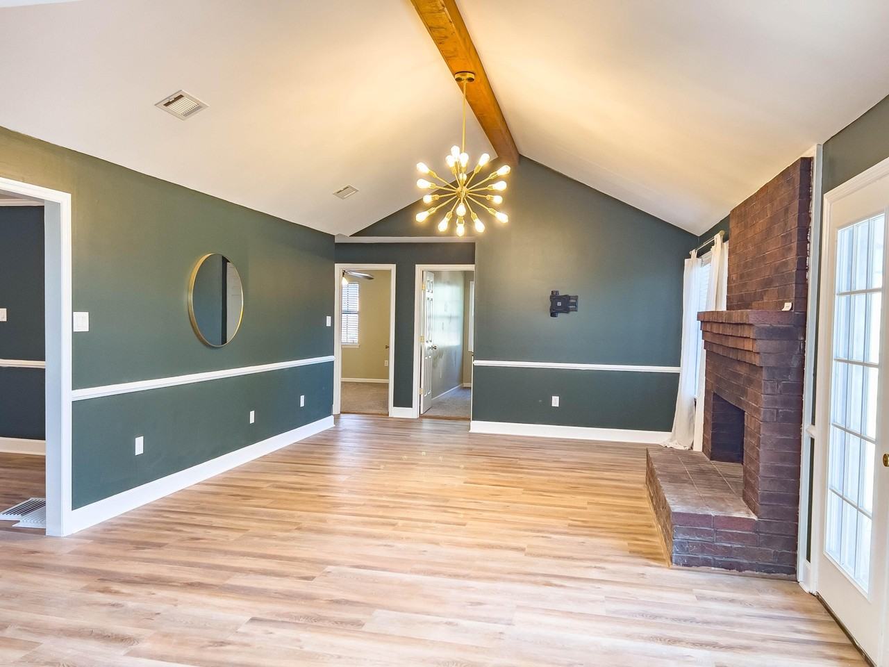 4196 Hedgerow Ln - Photo 4 of 28