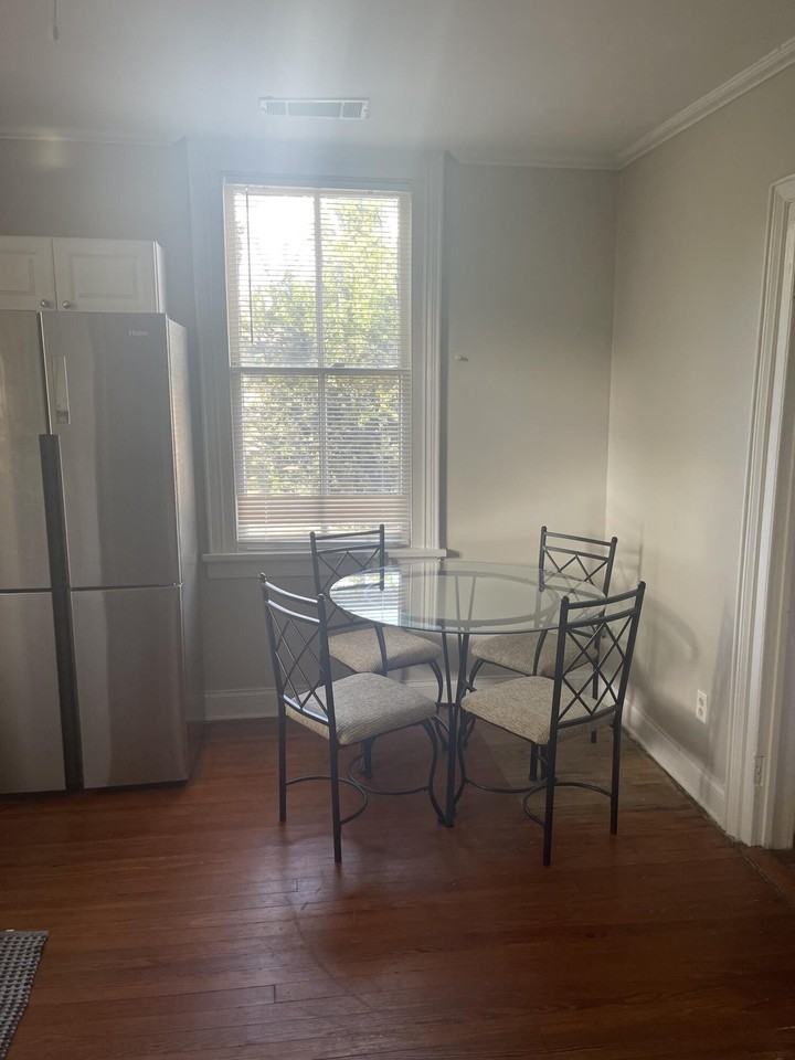 2224 Queens Way - Photo 3 of 7