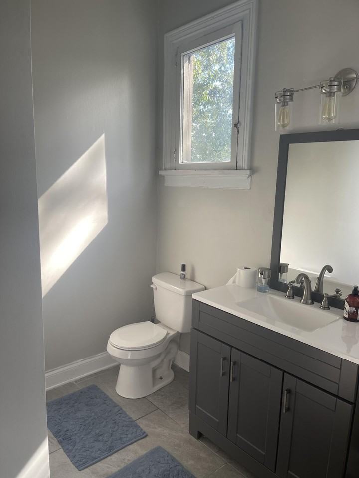 2224 Queens Way - Photo 4 of 7