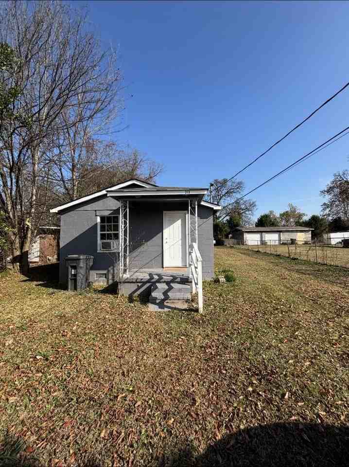 213 Japonica Ave - Photo 2 of 12