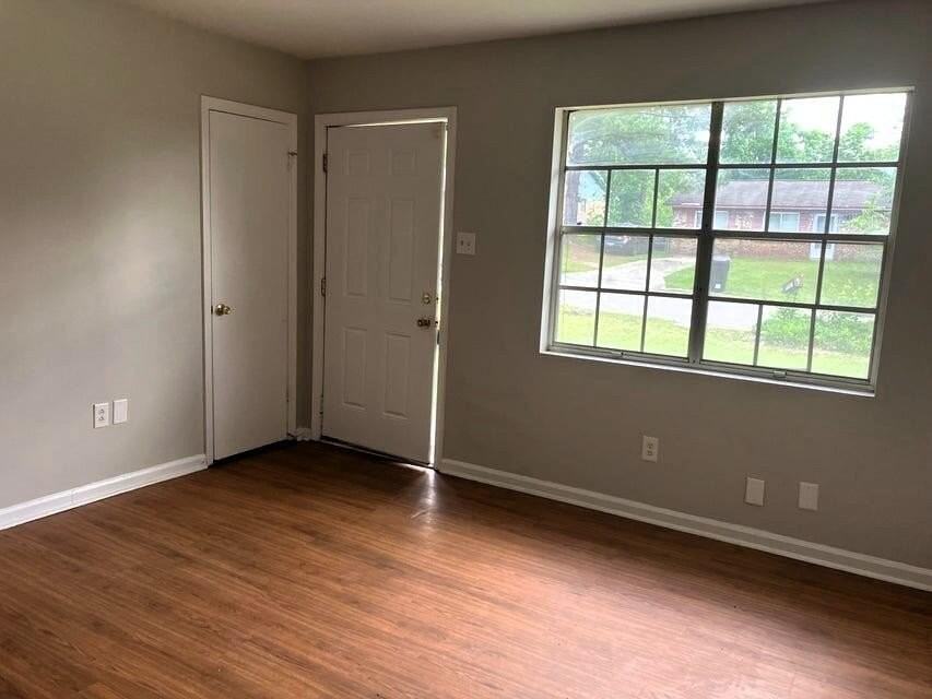 3607 Columbine Dr - Photo 2 of 12