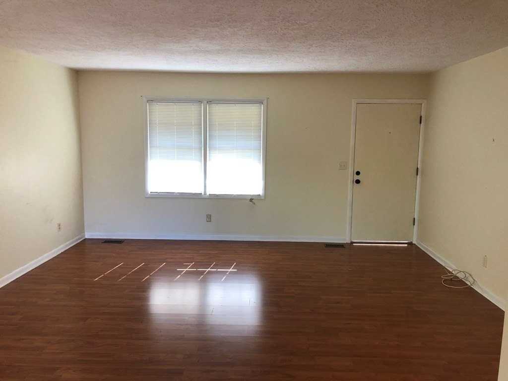 812 Springdale Rd - Photo 3 of 20