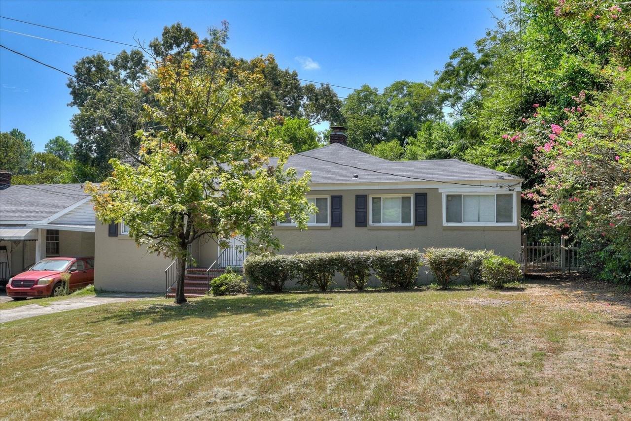 1803 Heath St - Photo 4 of 41