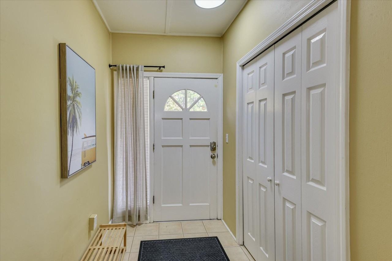 1803 Heath St - Photo 6 of 41