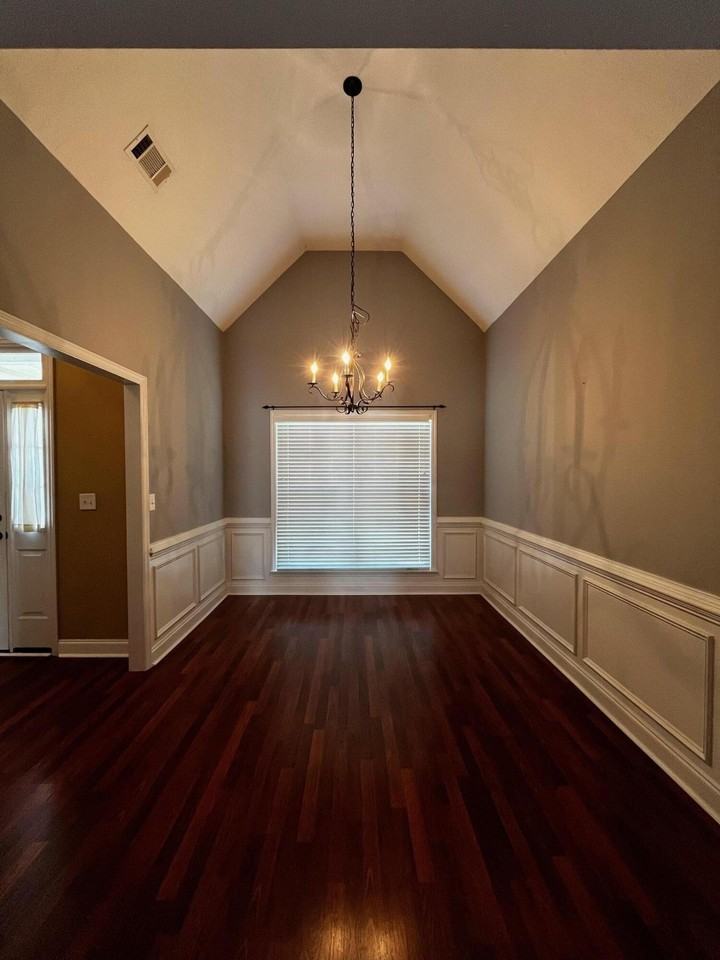 1100 Autumn Blaze Ln - Photo 2 of 16