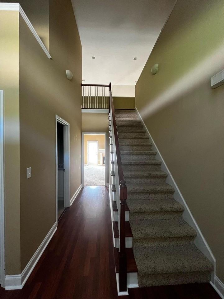 1100 Autumn Blaze Ln - Photo 3 of 16