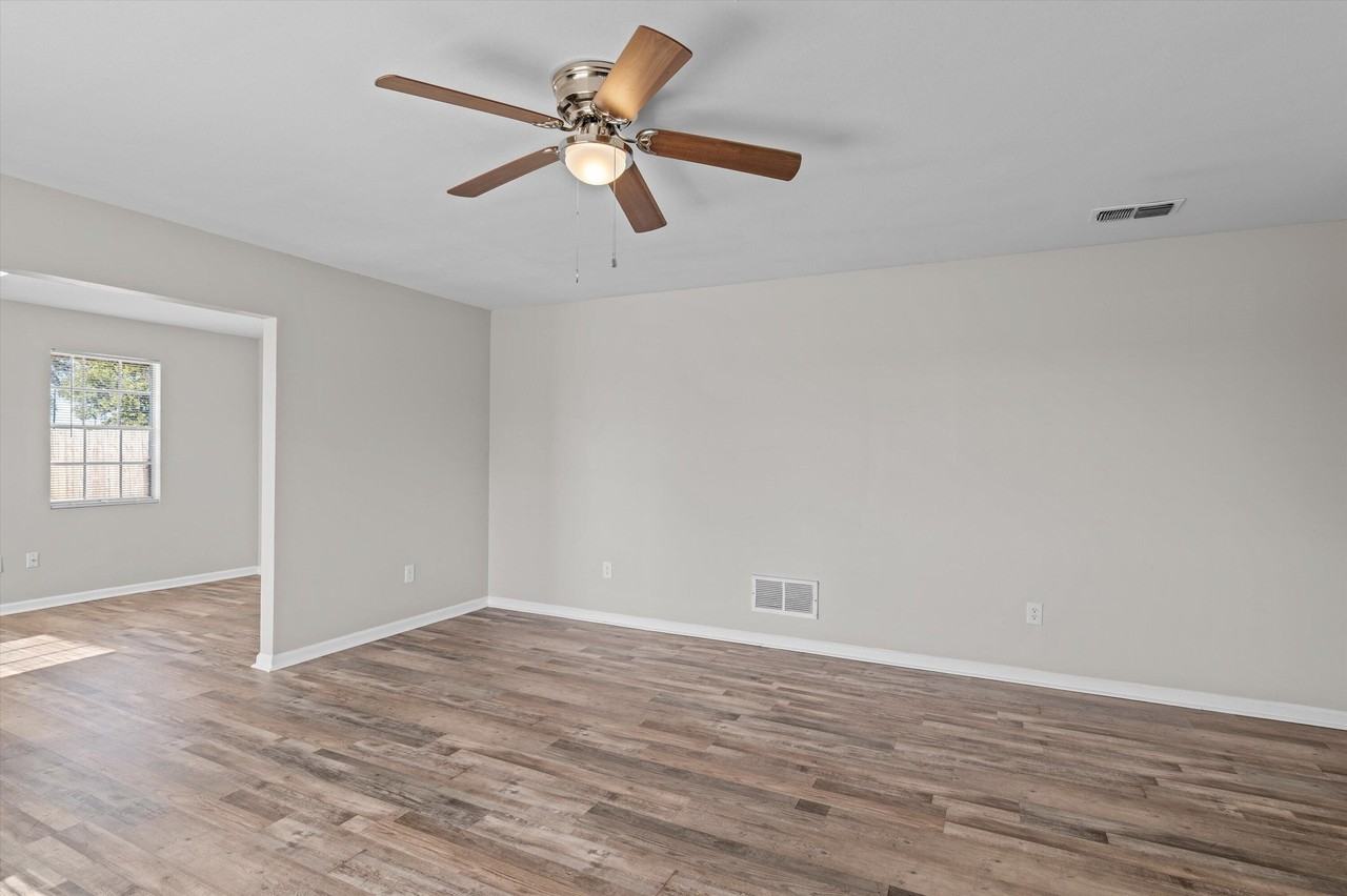 2519 Weldon Dr - Photo 5 of 30