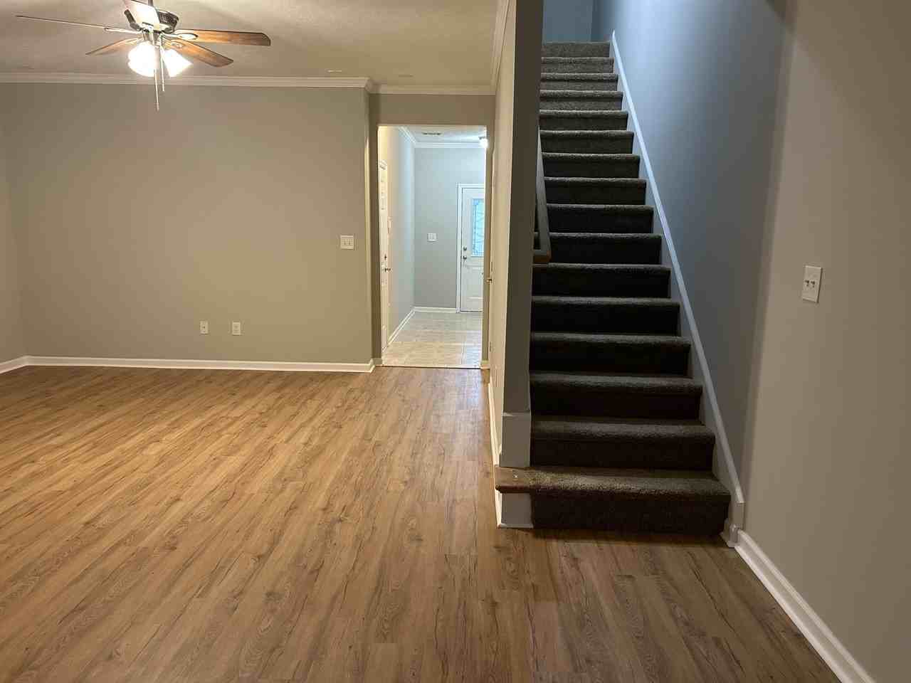 2212 River Park Ct - Photo 4 of 8