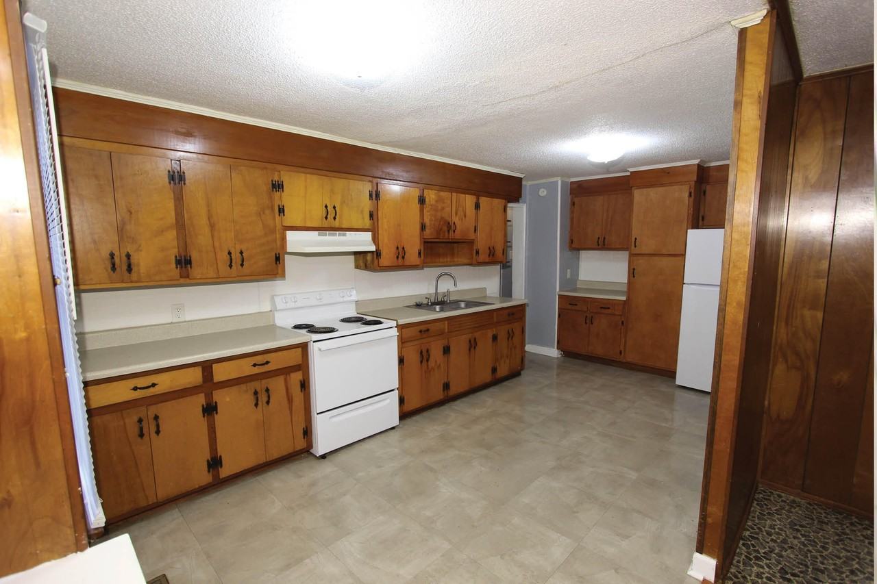 934 Bluebird Rd - Photo 7 of 19