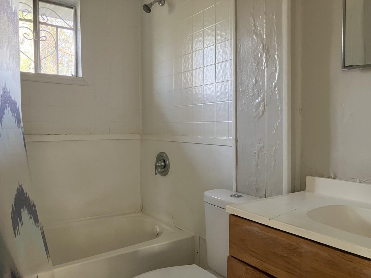 1129 11th Ave - Photo 5 of 7