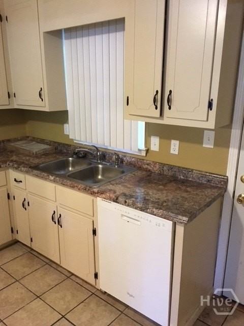 602 Freeman Dr - Photo 3 of 6