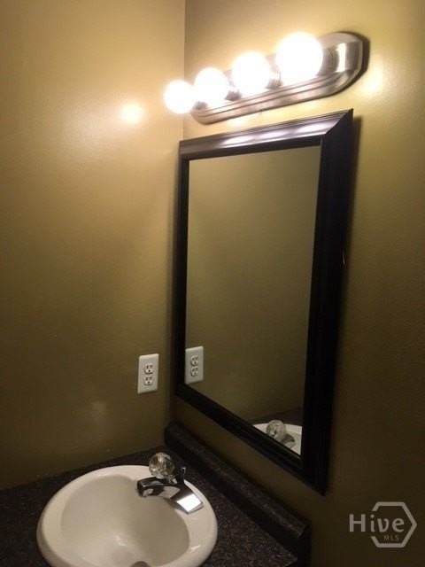 602 Freeman Dr - Photo 5 of 6