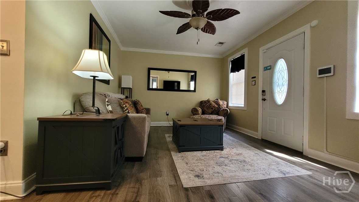 1704 E 31st St - Photo 6 of 24