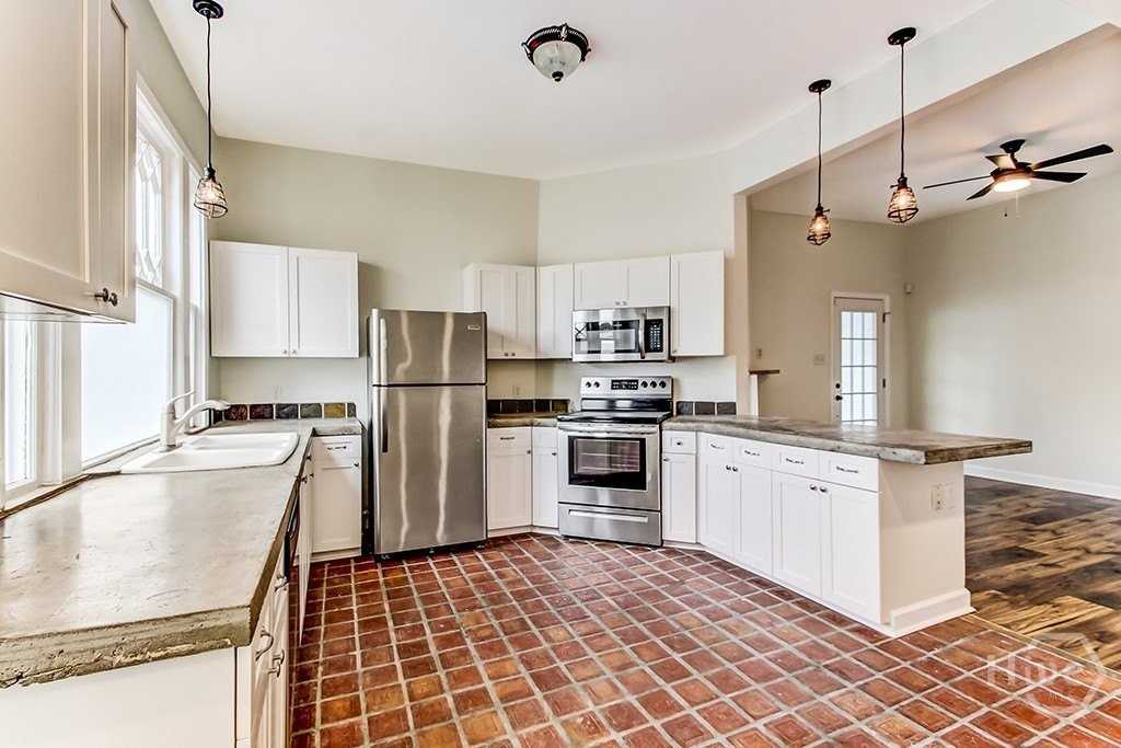 307 W Henry St Unit A #A - Photo 3 of 16