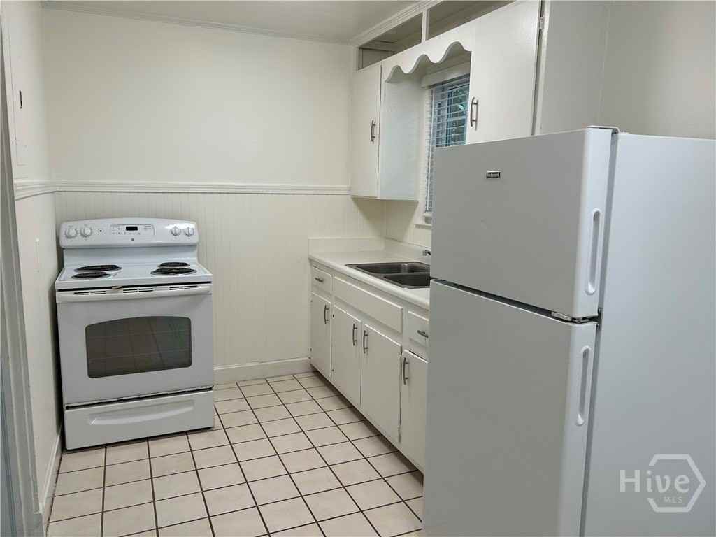 1506 E 50th St - Photo 5 of 14