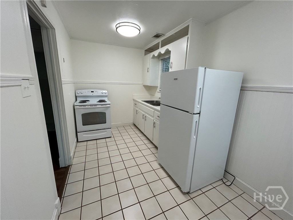 1506 E 50th St - Photo 7 of 14