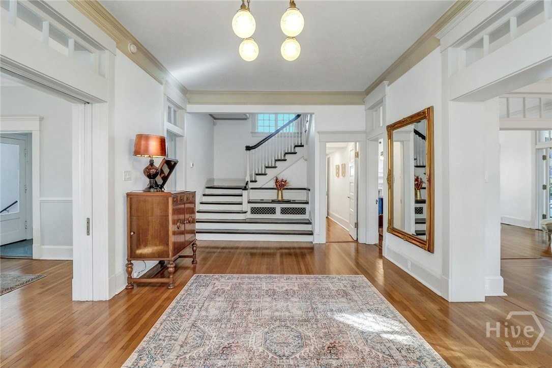 602 E Victory Dr - Photo 3 of 43