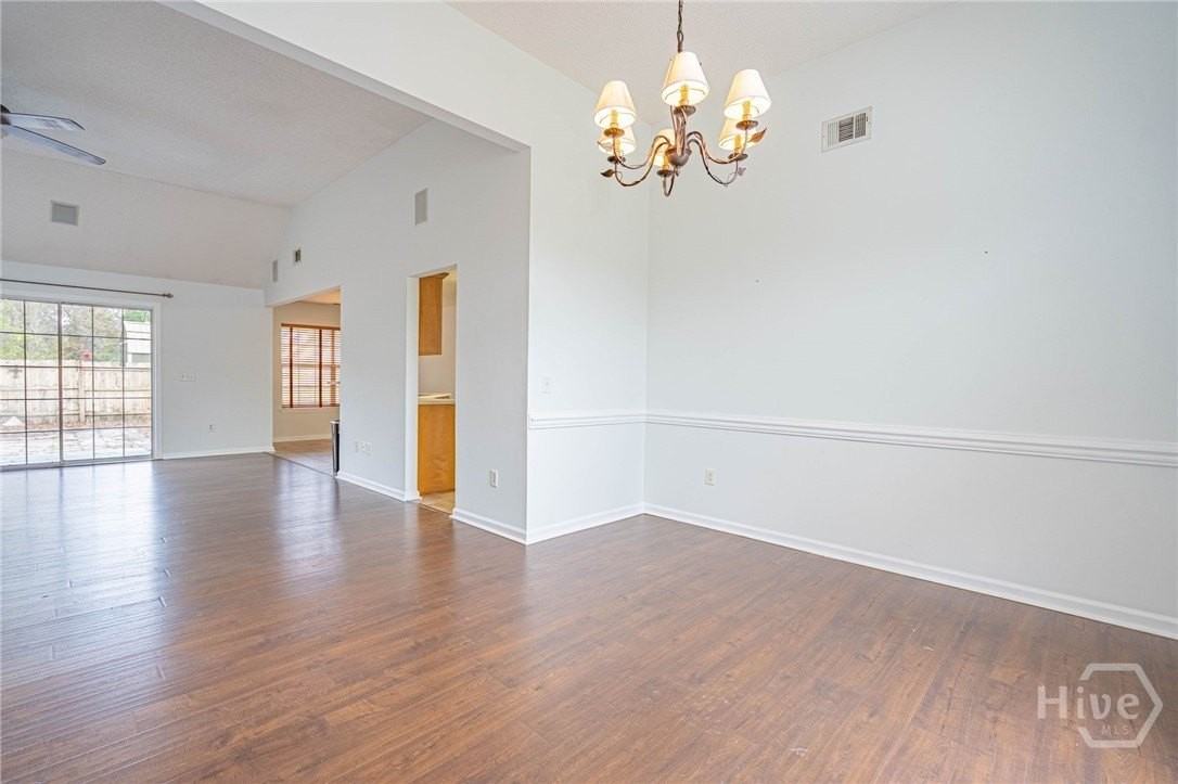 114 Laurens Ln - Photo 6 of 35