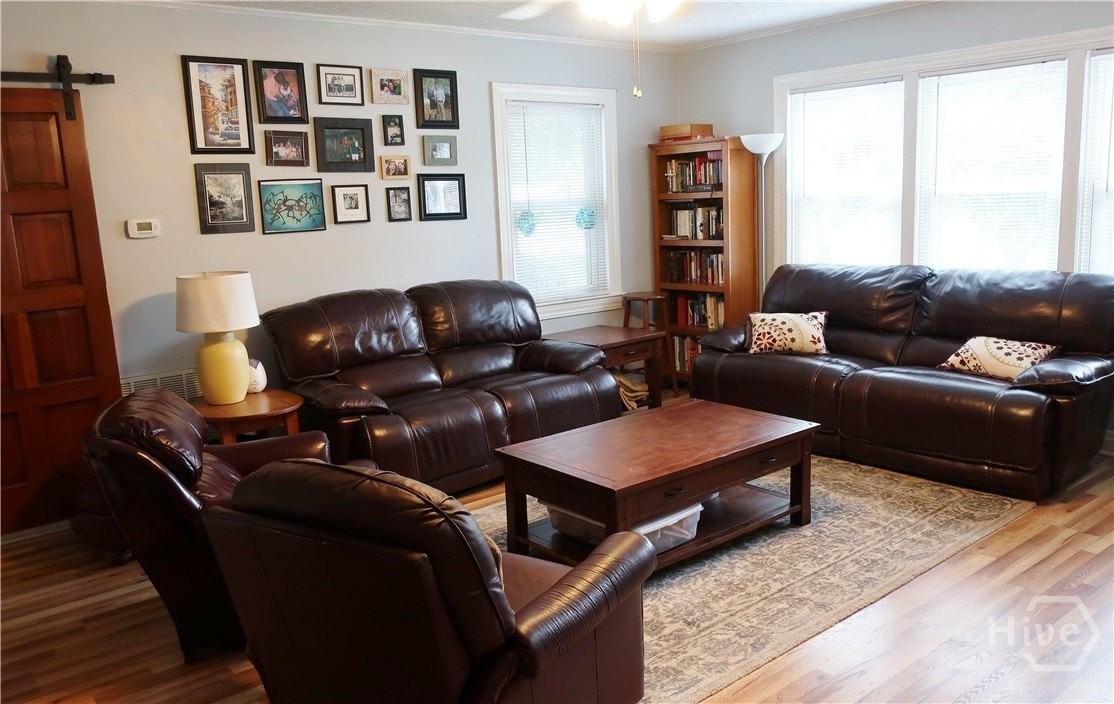 2102 E 37th St - Photo 4 of 16