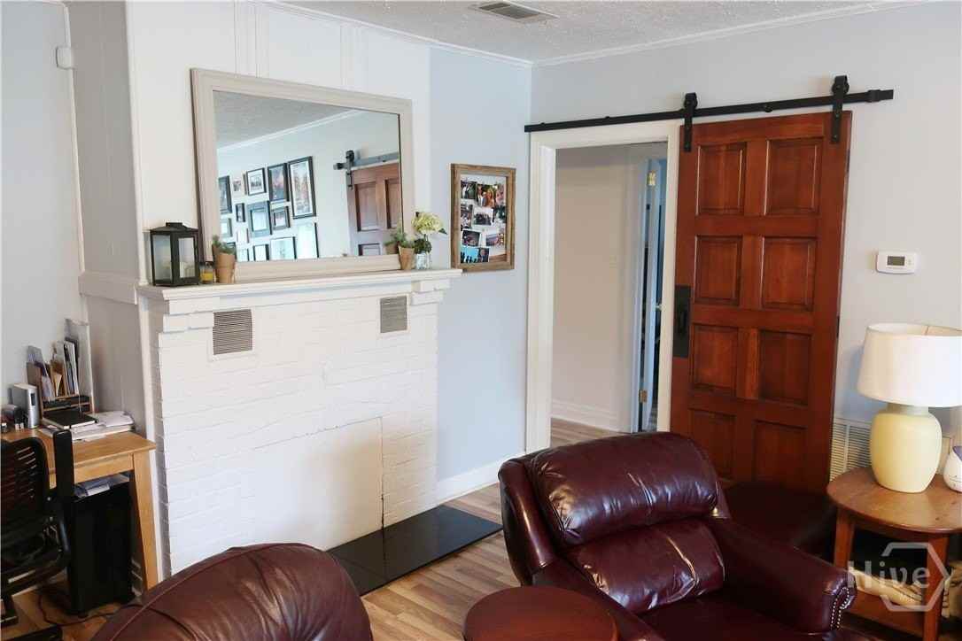 2102 E 37th St - Photo 6 of 16