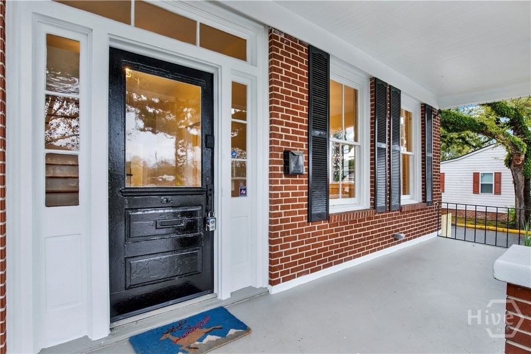 676 E Anderson St - Photo 3 of 44