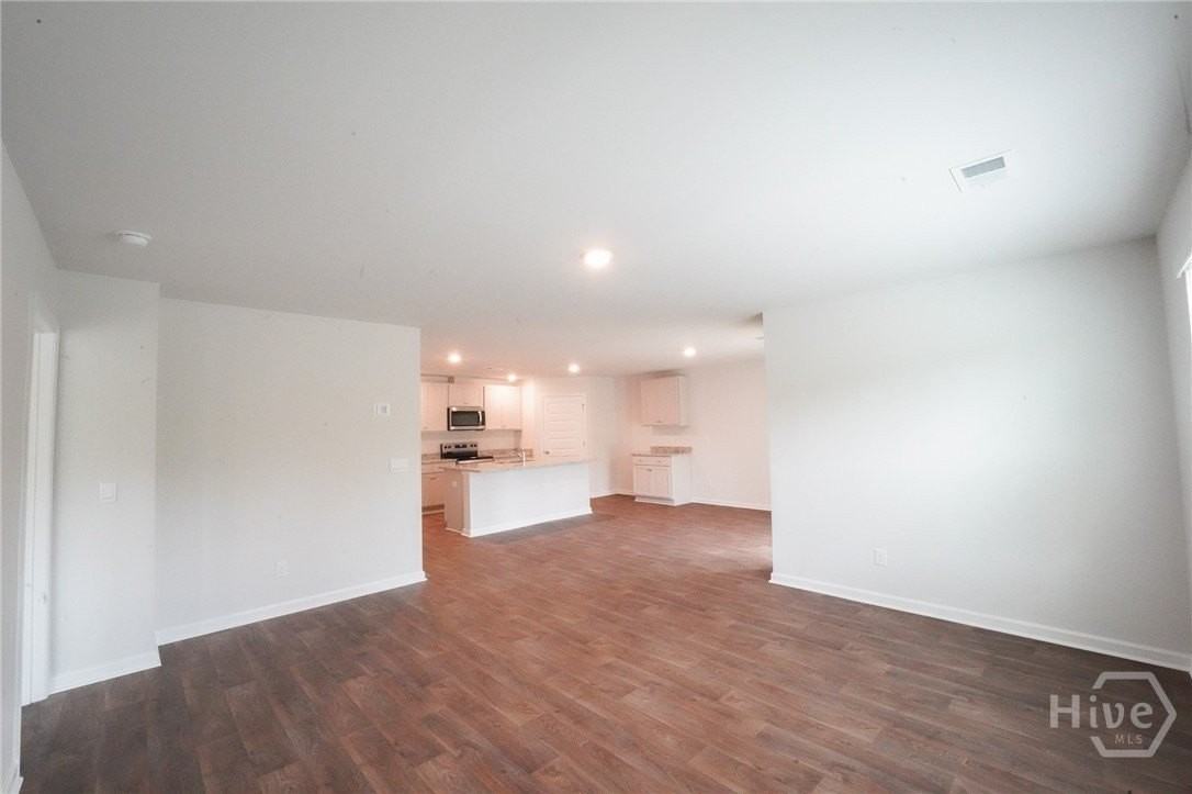 457 Coconut Dr - Photo 5 of 40