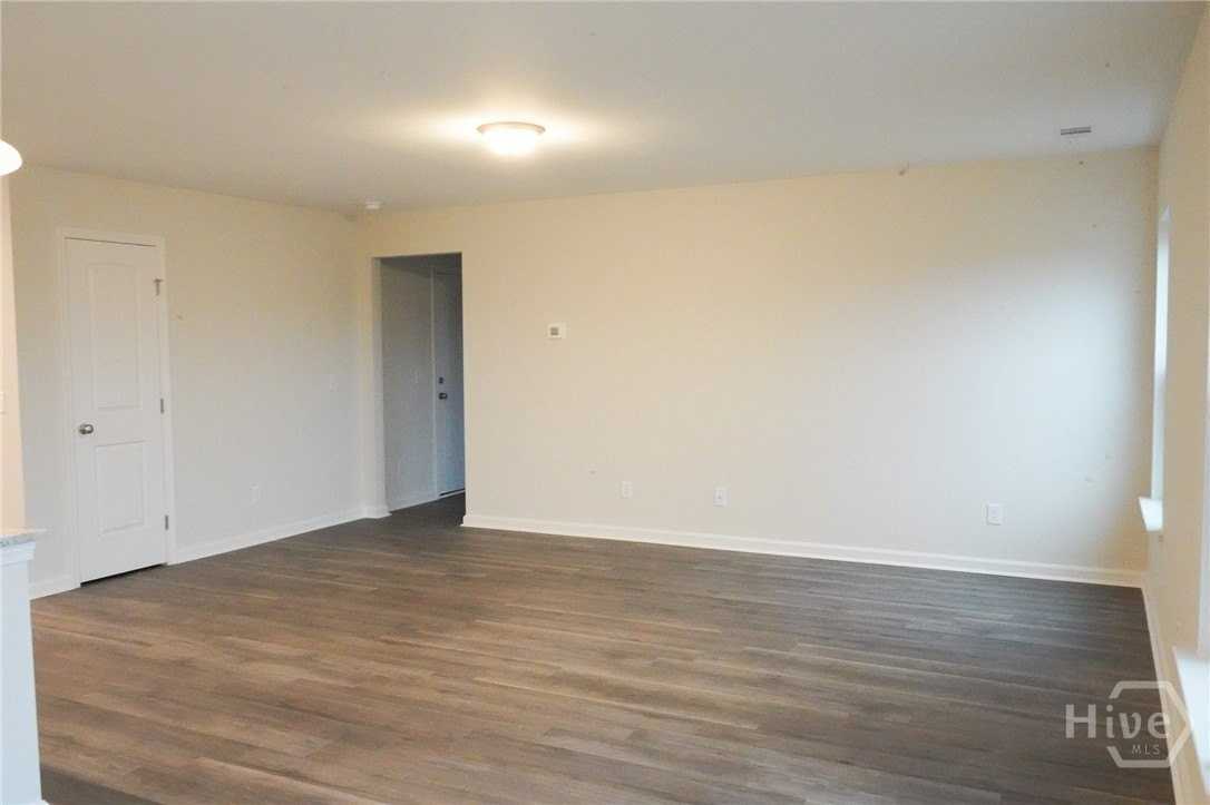 270 Cromer St - Photo 4 of 48