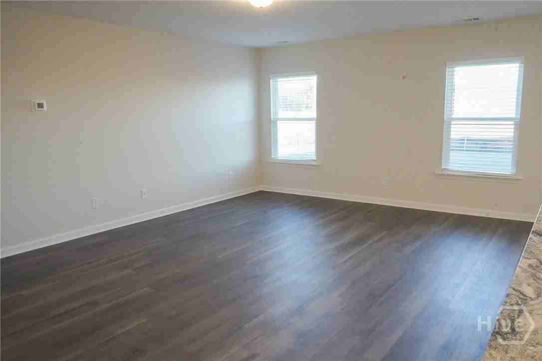 270 Cromer St - Photo 5 of 48