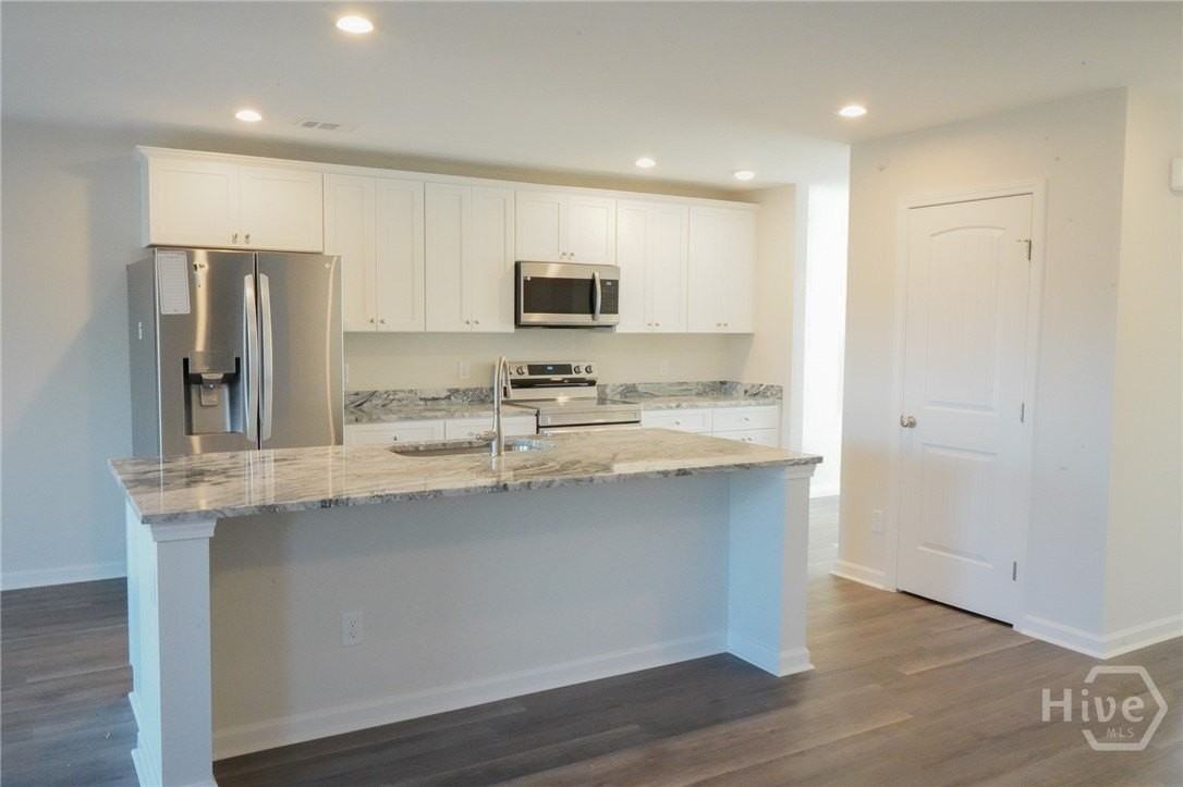 270 Cromer St - Photo 7 of 48