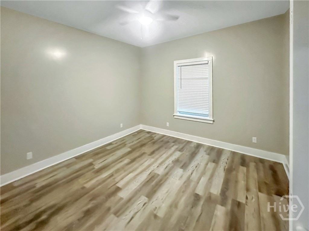 818 W 44th St - Photo 5 of 11