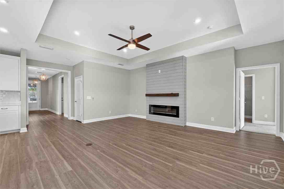 742 Longleaf Dr - Photo 5 of 45