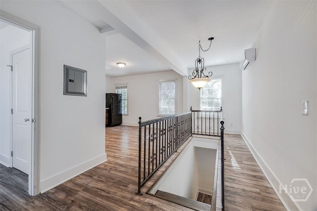 508 E Liberty Street unit: Upper - Photo 4 of 14