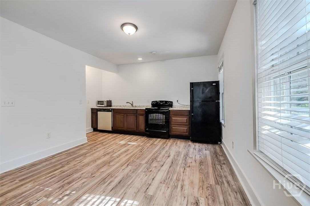 508 E Liberty Street unit: Upper - Photo 6 of 14